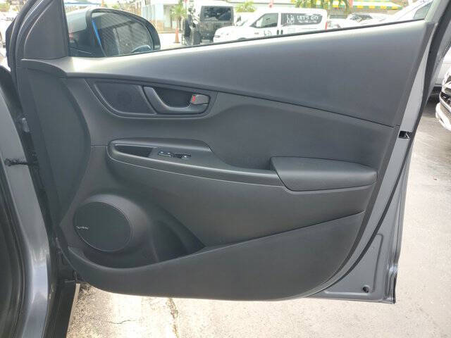 2021 Hyundai Kona SEL Plus