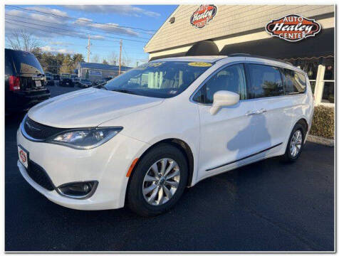 2017 Chrysler Pacifica for sale at Healey Auto in Rochester NH