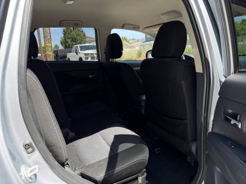 2016 Mitsubishi Outlander SE