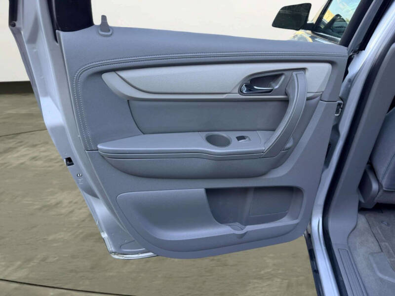 2017 Chevrolet Traverse LS