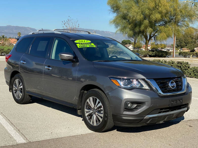 2017 Nissan Pathfinder for sale at Esquivel Auto Depot in Rialto CA