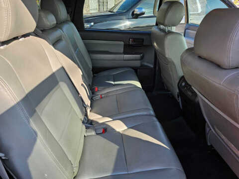 2013 Toyota Sequoia SR5