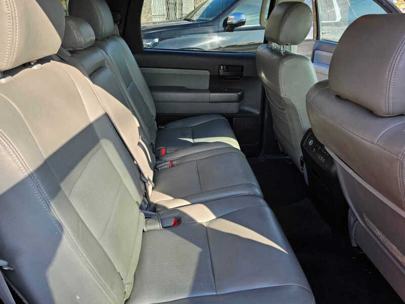 2013 Toyota Sequoia SR5