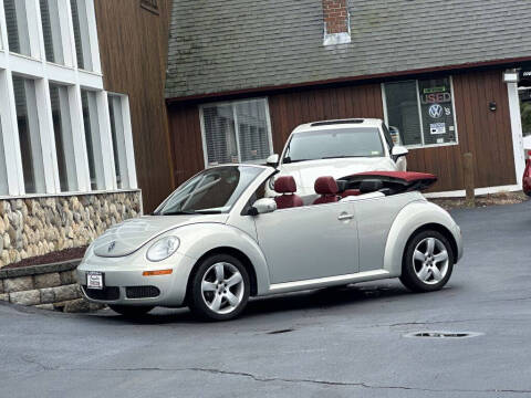 2009 Volkswagen New Beetle Convertible for sale at Cupples Car Company in Belmont NH