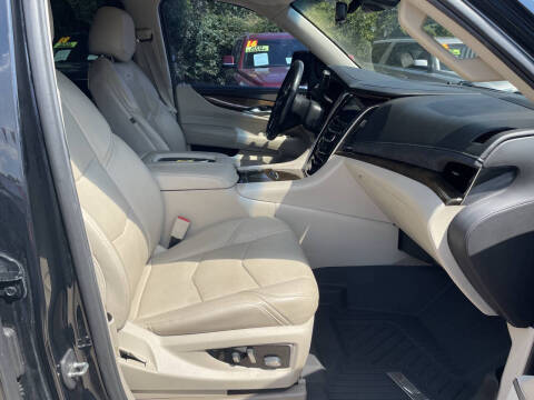 2018 Cadillac Escalade ESV Luxury