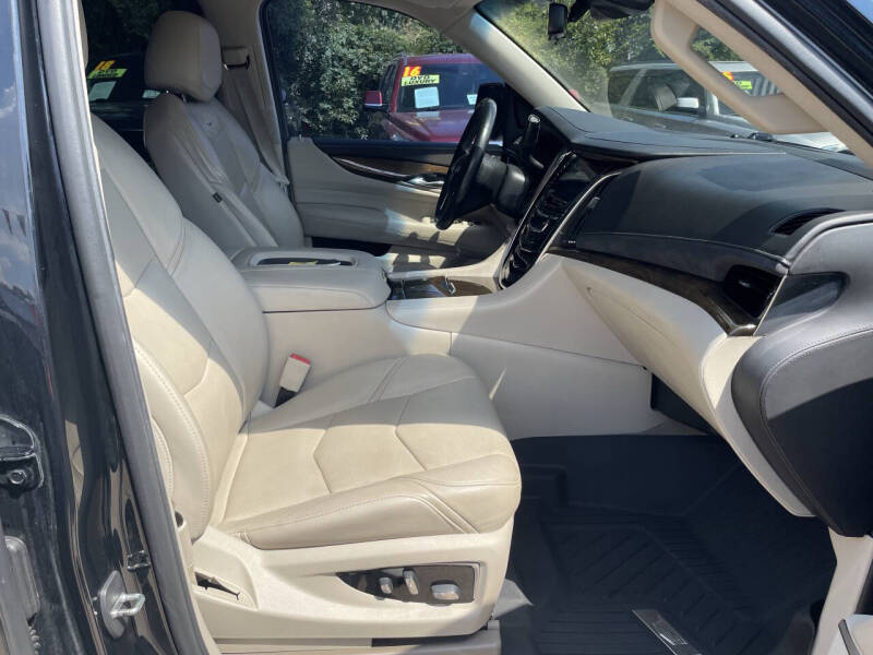 2018 Cadillac Escalade ESV Luxury