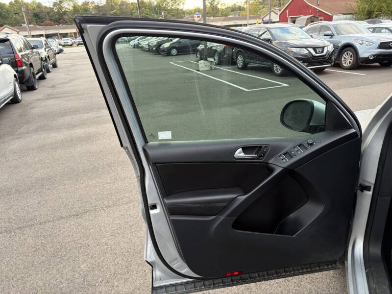 2017 Volkswagen Tiguan 2.0T Wolfsburg Edition