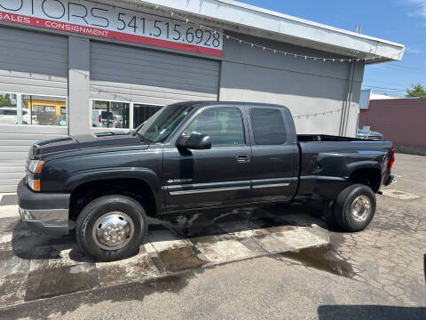 2005 Chevrolet Silverado 2500HD for sale at Moi Motors in Eugene OR