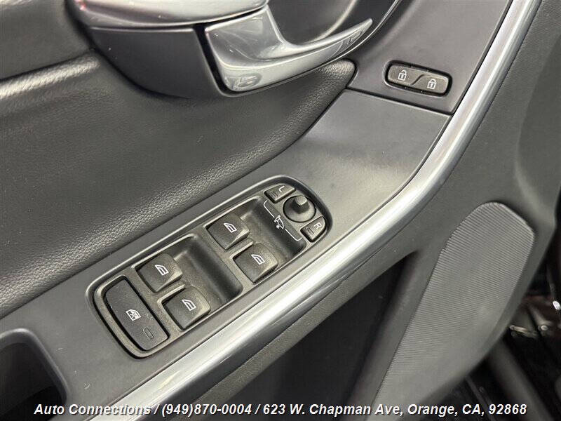 2016 Volvo XC60 T5 Drive-E Premier