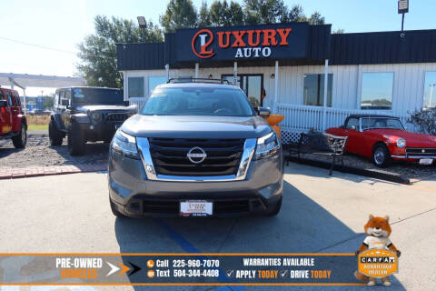 2022 Nissan Pathfinder SV