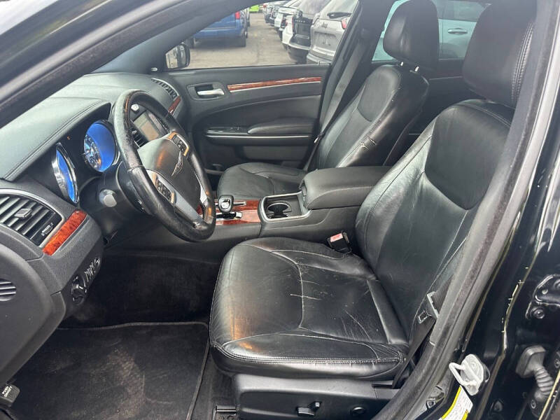 2012 Chrysler 300 Limited