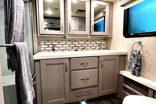 2022 Freightliner XCR Chassis