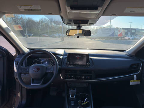 2025 Nissan Rogue Rock Creek