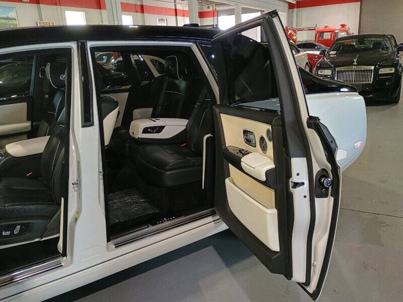2019 Rolls-Royce Phantom 27