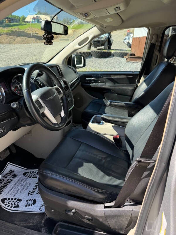 2014 Chrysler Town and Country Touring