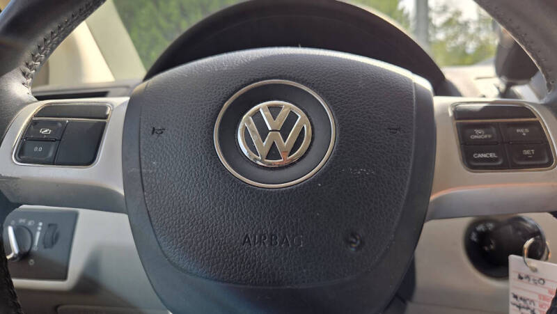 2012 Volkswagen Routan S