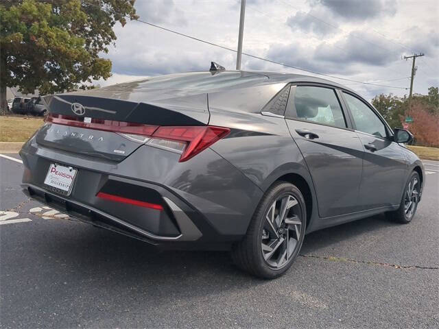 2025 Hyundai Elantra Hybrid Limited