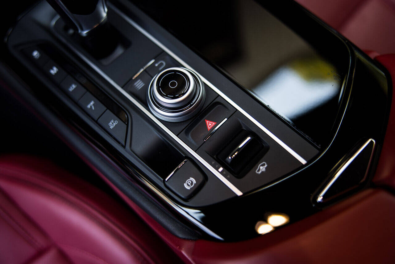2018 Maserati Levante 28