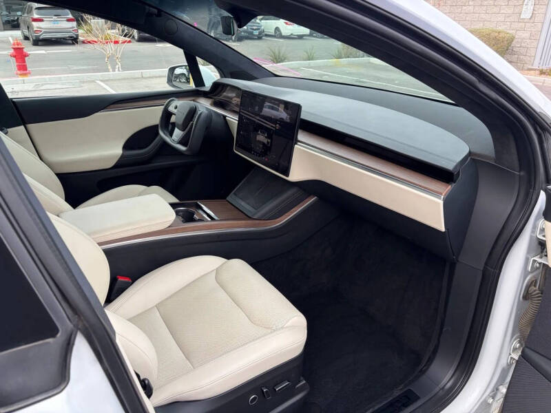 2023 Tesla Model X Standard Range