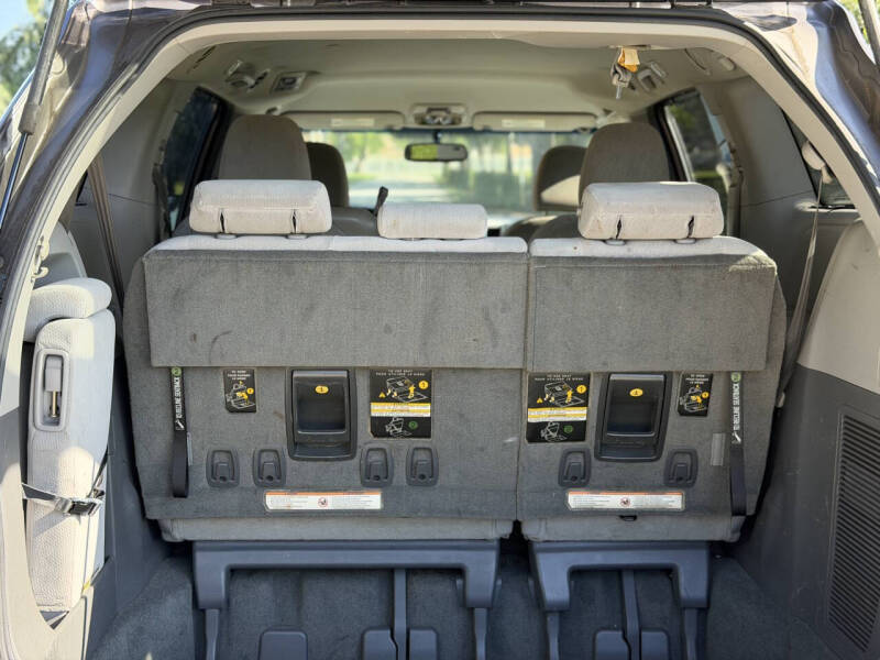 2015 Toyota Sienna LE Mobility 7-Passenger