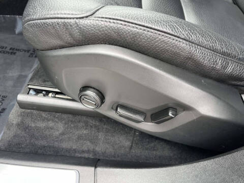 2023 Volvo XC90 B5 Plus Bright Theme