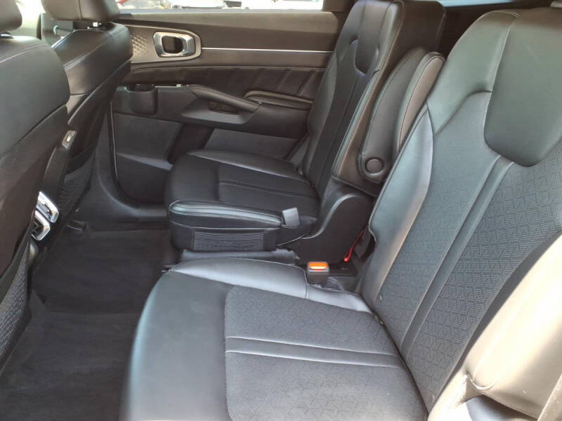 2023 Kia Sorento SX