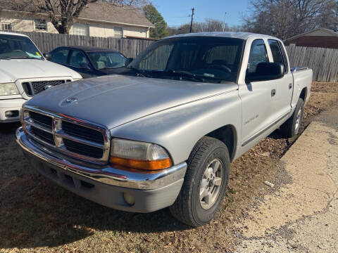 2001 Dodge Dakota for sale at Sartins Auto Sales in Dyersburg TN