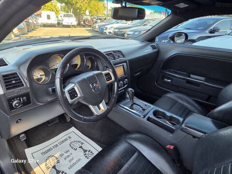 2011 Dodge Challenger SE