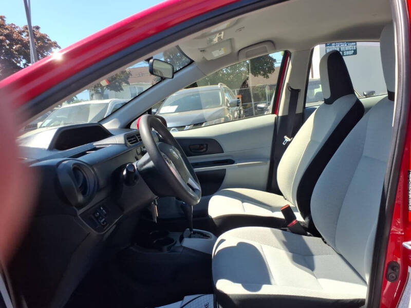 2014 Toyota Prius c One