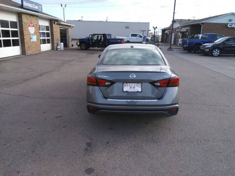 2022 Nissan Altima 2.5 SV