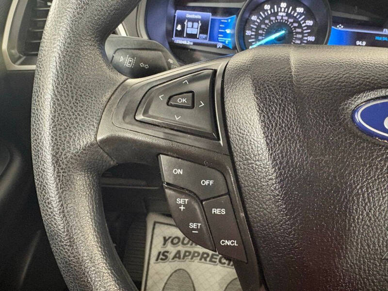 2023 Ford Edge SE
