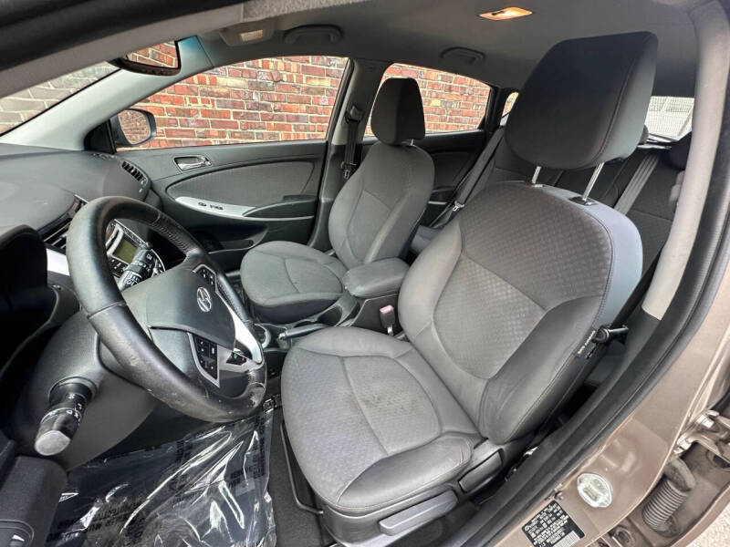 2013 Hyundai Accent SE