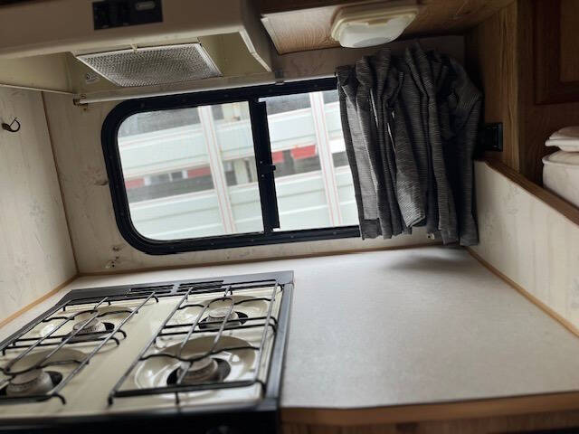 1991 Cascade 10 Ft Truck Camper