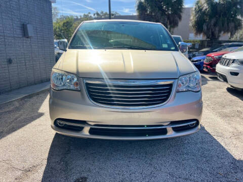 2015 Chrysler Town and Country Touring-L