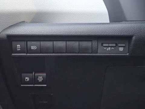 2026 Toyota Sienna LE 8-Passenger