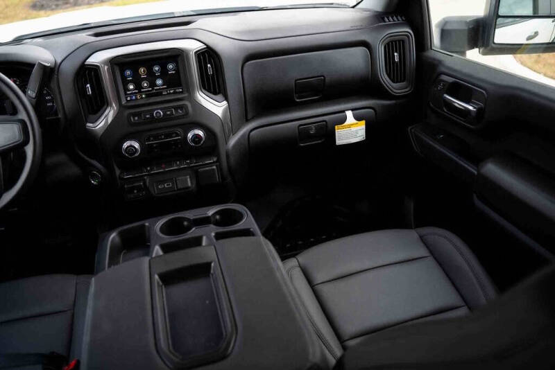 2025 GMC Sierra 2500HD Pro