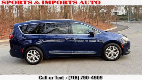 2017 Chrysler Pacifica Touring-L Plus