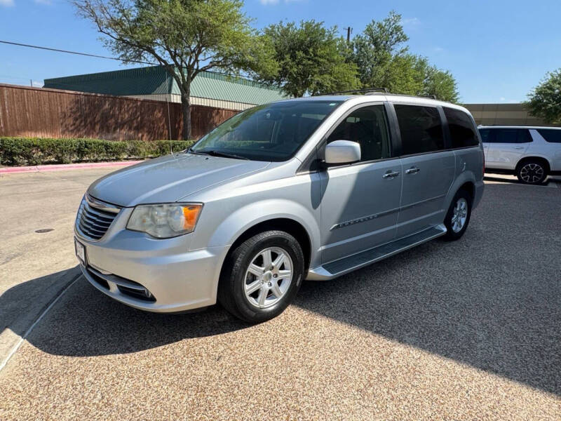 2012 Chrysler Town and Country Touring