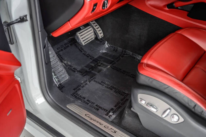 2016 Porsche Cayenne GTS