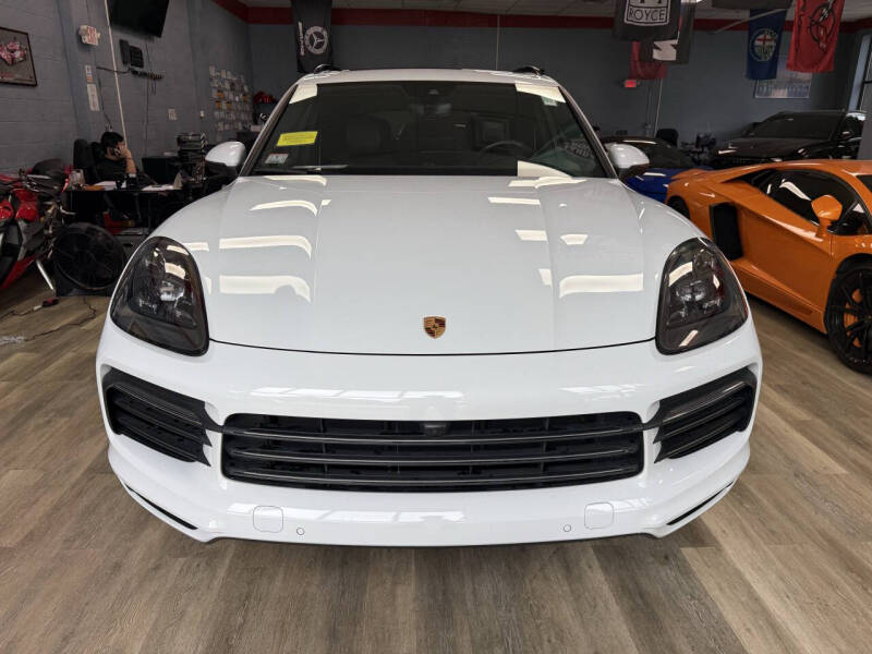 2023 Porsche Cayenne Platinum Edition