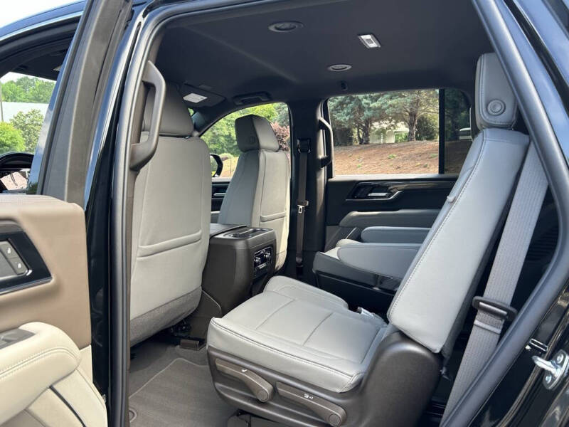 2025 GMC Yukon Elevation