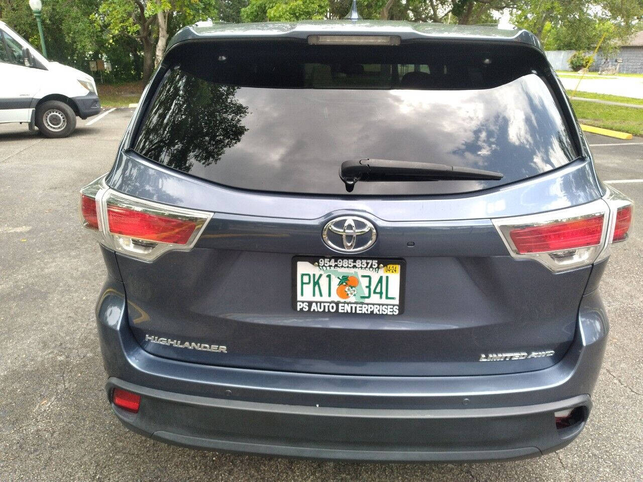 2014 Toyota Highlander  - $25,999
