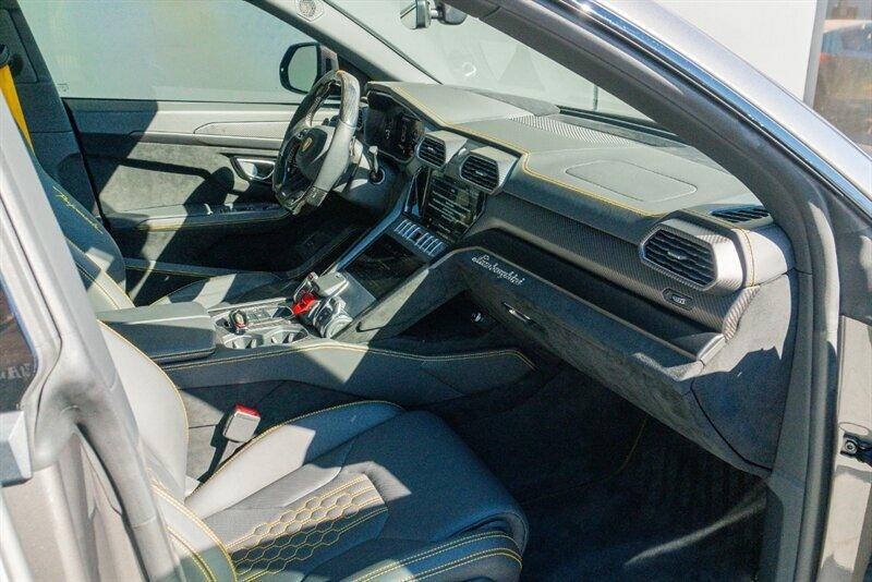 2024 Lamborghini Urus Performante