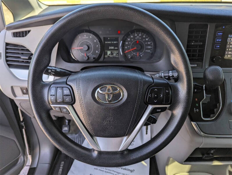 2017 Toyota Sienna L 7-Passenger