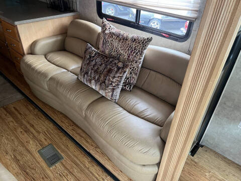 2005 Freightliner xc37