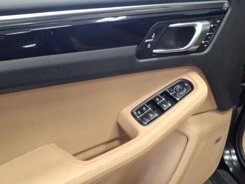 2022 Porsche Macan S