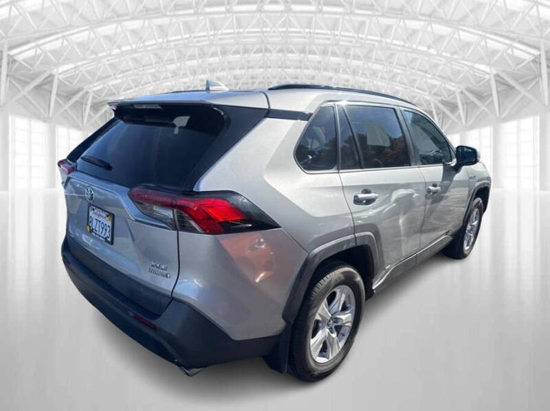2019 Toyota RAV4 Hybrid XLE