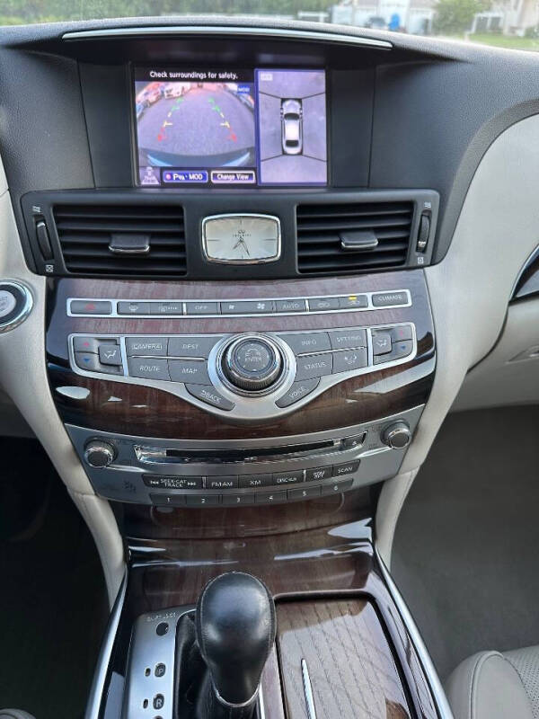 2016 Infiniti Q70L 3.7