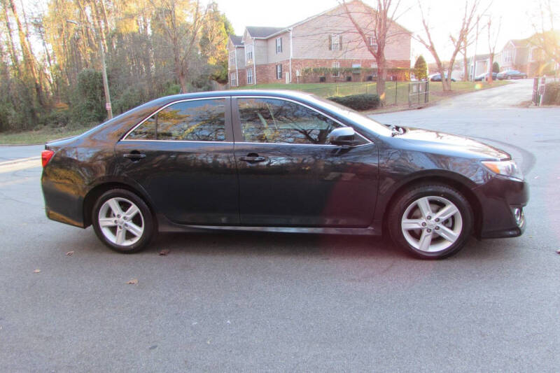 2014 Toyota Camry SE photo 6