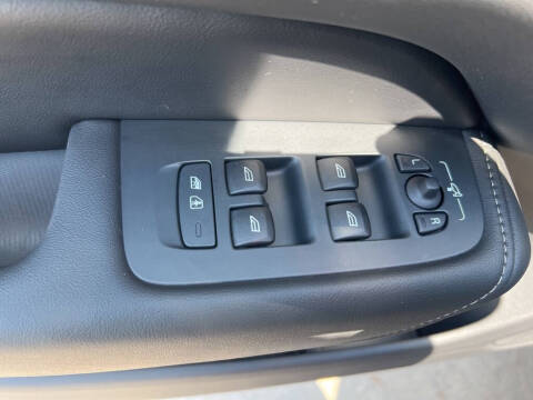 2024 Volvo XC60 Recharge T8 Ultimate Black Edition